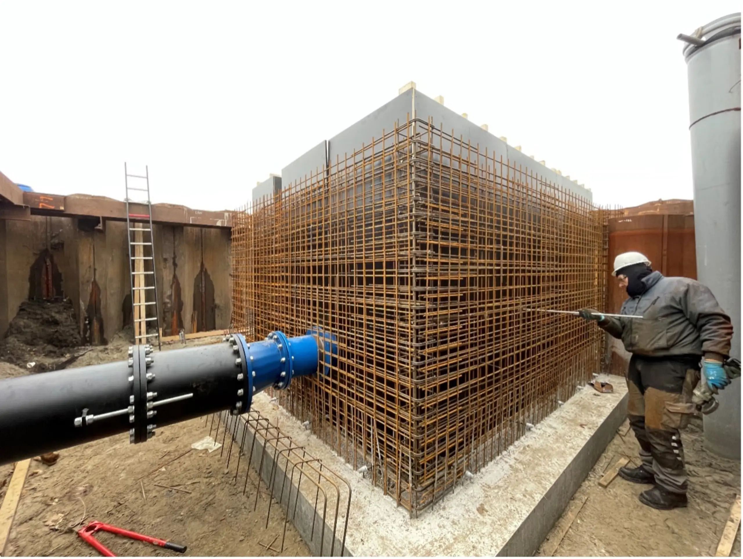 Betongaas voor het watergemaal