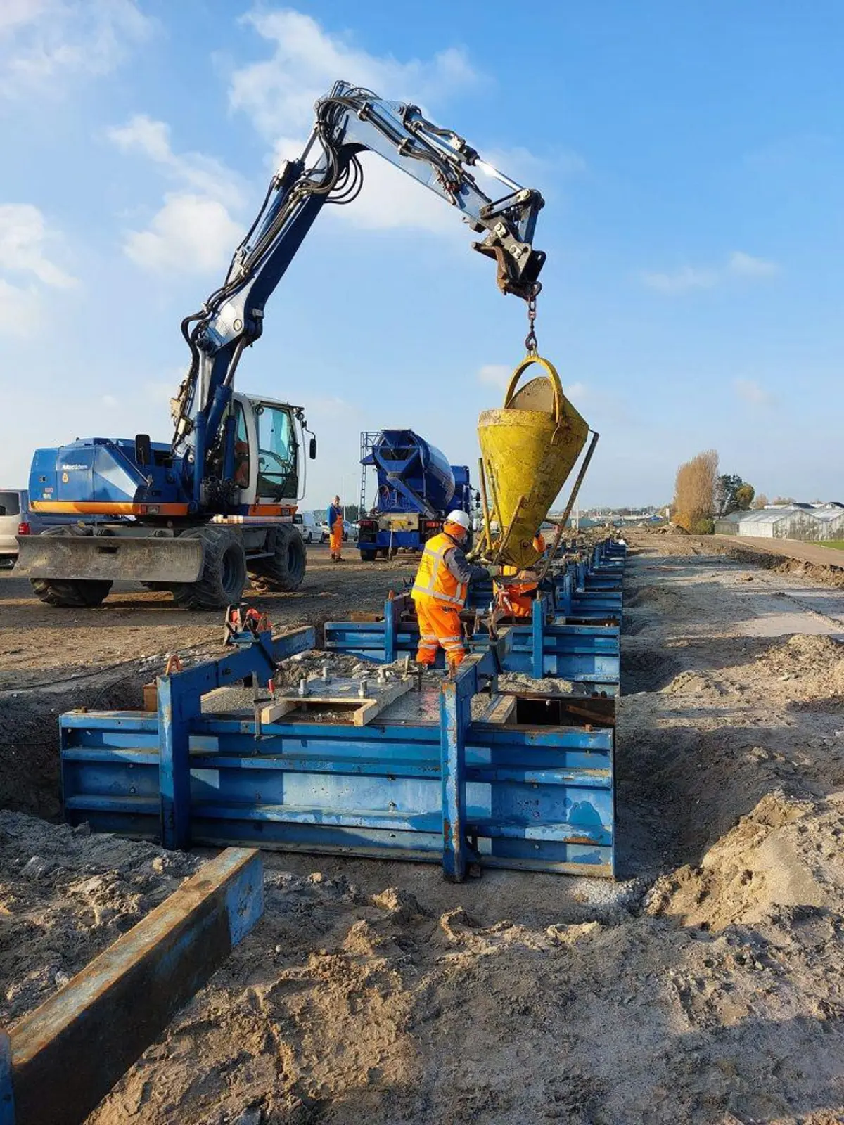 Betonfunderingen voor geluidsschermen langs de RijnlandRoute N206